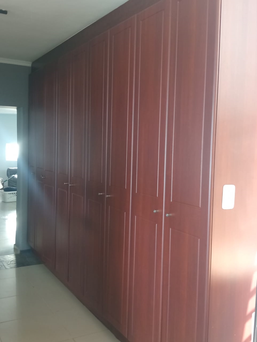 5 Bedroom Property for Sale in Jeffreys Bay Central Eastern Cape